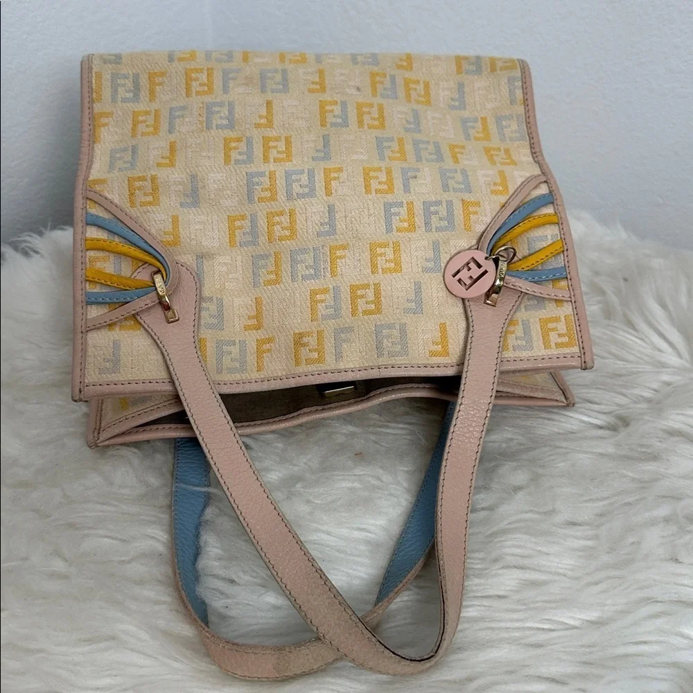💯Authentic Fendi Tote Multi Color🍀